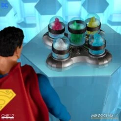 [PRE-ORDER AGOSTO 2022] MEZCO ONE:12 COLLECTIVE SUPERMAN MAN OF STEEL EDITION – 16 CM -Character Model 79474h