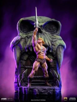 [PRE-ORDER AGOSTO 2023] IRON STUDIOS 1/10 MASTERS OF THE UNIVERSE HE-MAN DELUXE STATUE – 34 CM -Character Model 87059a