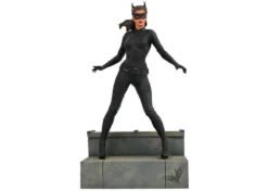 DIAMOND SELECT DC MOVIE GALLERY THE DARK KNIGHT RISES: CATWOMAN (SELINA KYLE) – 23 CM
