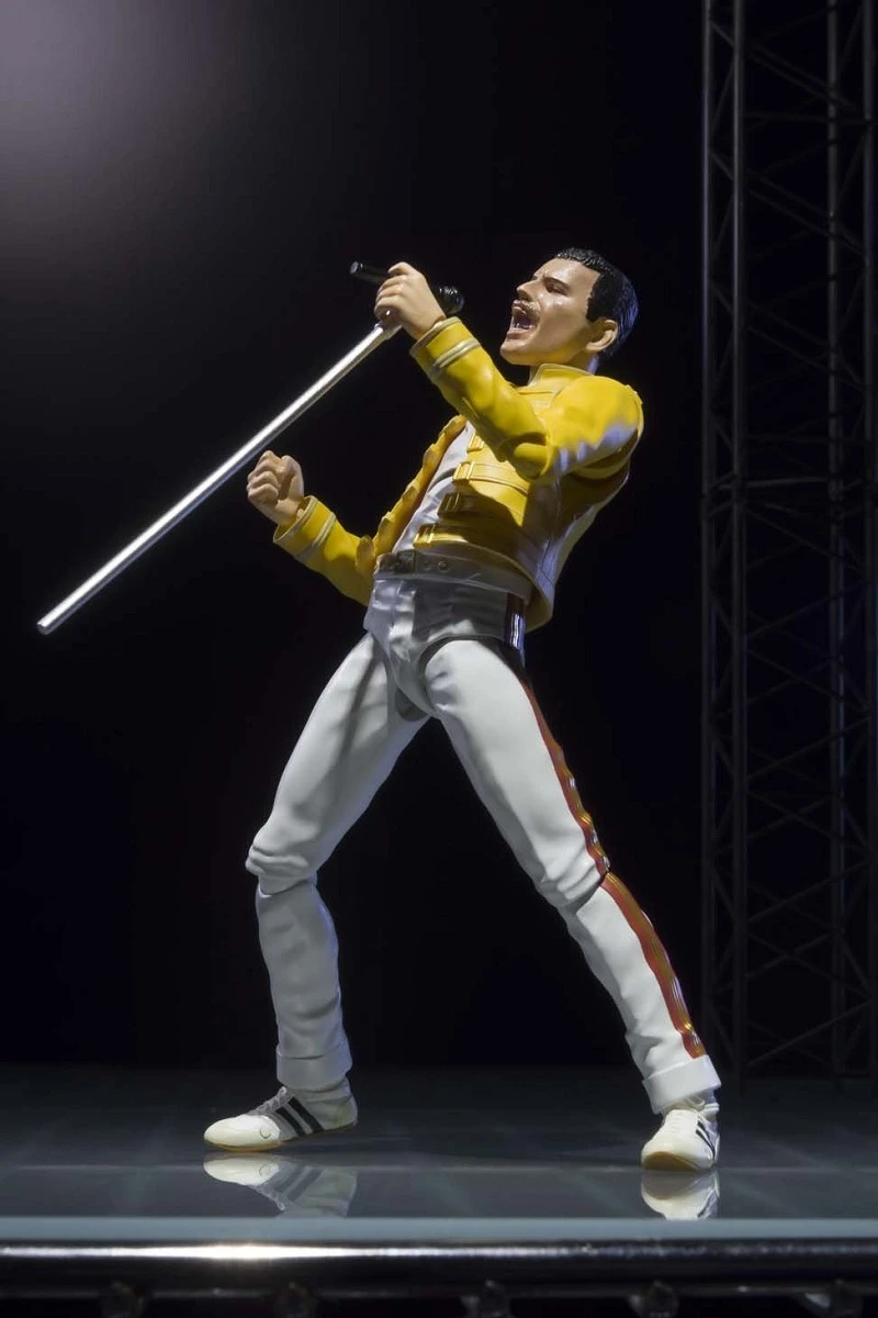 S.H FIGUARTS QUEEN FREDDIE MERCURY – 14 CM 2 S.H FIGUARTS QUEEN FREDDIE MERCURY – 14 CM - Image 2