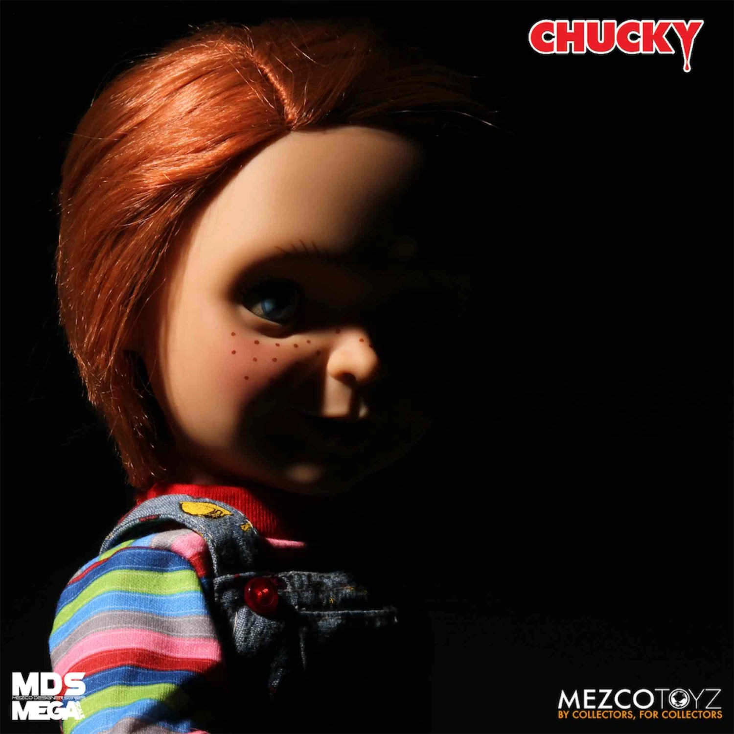 MEZCO HAPPY FACE CON VOZ CHUCKY GOOD GUYS – 38 CM 5 MEZCO HAPPY FACE CON VOZ CHUCKY GOOD GUYS – 38 CM - Image 5