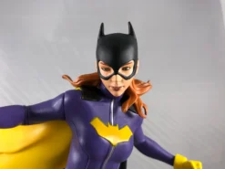 DIAMOND SELECT DC COMIC GALLERY BATGIRL – 23 CM -Character Model diamond select toys comic gallery batgirl 5 scaled 1