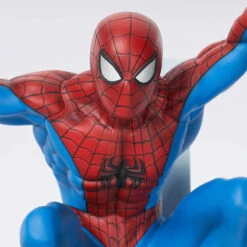 DIAMOND SELECT MARVEL GALLERY LEAPING SPIDERMAN EXCLUSIVA 25 ANIVERSARIO SD – 20 CM -Character Model leaping spiderman exclusiva 25 aniversario sd figura marvel gallery1 1