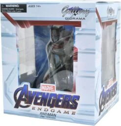 [DISPONIBLE] DIAMOND SELECT MARVEL GALLERY AVENGERS ENDGAME ANT-MAN DIORAMA – 23 CM -Character Model s l1200 3