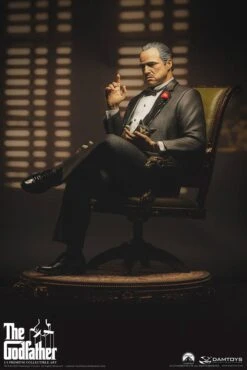 [PRE-ORDER AGOSTO 2021] DAMTOYS 1/3 EL PADRINO : VITO ANDOLINI CORLEONE (1972) – 52 CM -Character Model x dat907212 g