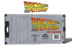 DOCTOR COLLECTOR REGRESO AL FUTURO PLACA MATRICULA DELOREAN “OUTATIME” -Character Model x doco 95128 b