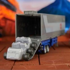 HASBRO THE TRANSFORMERS: THE MOVIE GENERATIONS STUDIOS SERIES 86 COMMANDER CLASS OPTIMUS PRIME – 18 CM 32 HASBRO THE TRANSFORMERS: THE MOVIE GENERATIONS STUDIOS SERIES 86 COMMANDER CLASS OPTIMUS PRIME – 18 CM -Character Model x hasf8514 l