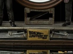 [PRE-ORDER JULIO 2022] IRON STUDIOS 1/10 BACK TO THE FUTURE III DELUXE ART SCALE MARTY & DOC AT THE CLOCK – 30 CM -Character Model x is12798 h