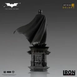 [PRE-ORDER FEBRERO 2021] IRON STUDIOS 1/10 DELUXE ART SCALE BATMAN DARK KNIGHT – 31 CM -Character Model x is71560 c