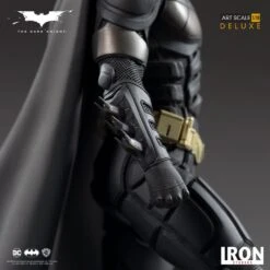 [PRE-ORDER FEBRERO 2021] IRON STUDIOS 1/10 DELUXE ART SCALE BATMAN DARK KNIGHT – 31 CM -Character Model x is71560 g