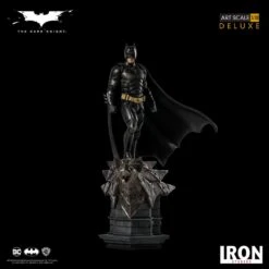 [PRE-ORDER FEBRERO 2021] IRON STUDIOS 1/10 DELUXE ART SCALE BATMAN DARK KNIGHT – 31 CM -Character Model x is71560 j