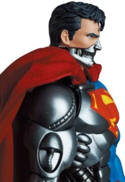 [PRE-ORDER SEPTIEMBRE 2022] MEDICOM TOY THE RETURN OF SUPERMAN MAF EX CYBORG SUPERMAN – 16 CM -Character Model x medi47164 l