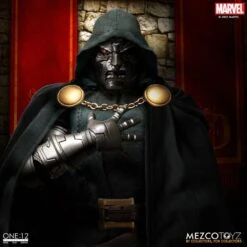 [PRE-ORDER MAYO 2023] MEZCO MARVEL THE ONE: 12 COLLECTIVE DR. DOOM – 17 CM