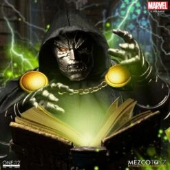 [PRE-ORDER MAYO 2023] MEZCO MARVEL THE ONE: 12 COLLECTIVE DR. DOOM – 17 CM -Character Model x mez77272 d