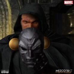 [PRE-ORDER MAYO 2023] MEZCO MARVEL THE ONE: 12 COLLECTIVE DR. DOOM – 17 CM -Character Model x mez77272 m